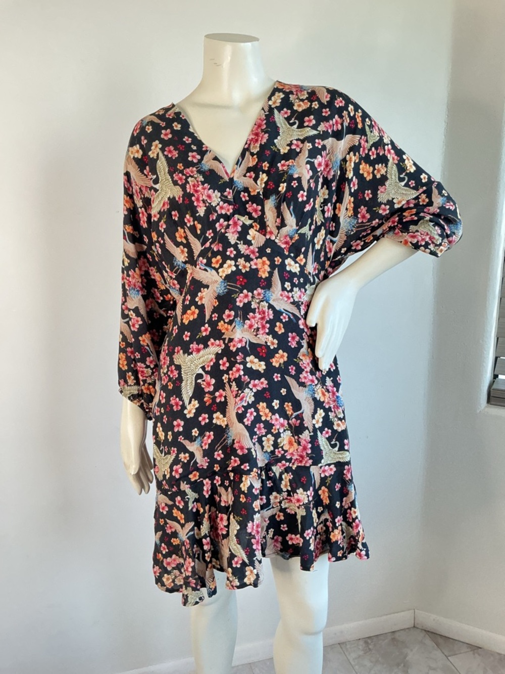 Farm Rio Avia V Neck Crane Blossom Print Mini Whimsical Romantic Statement Sz M - Picture 4 of 8